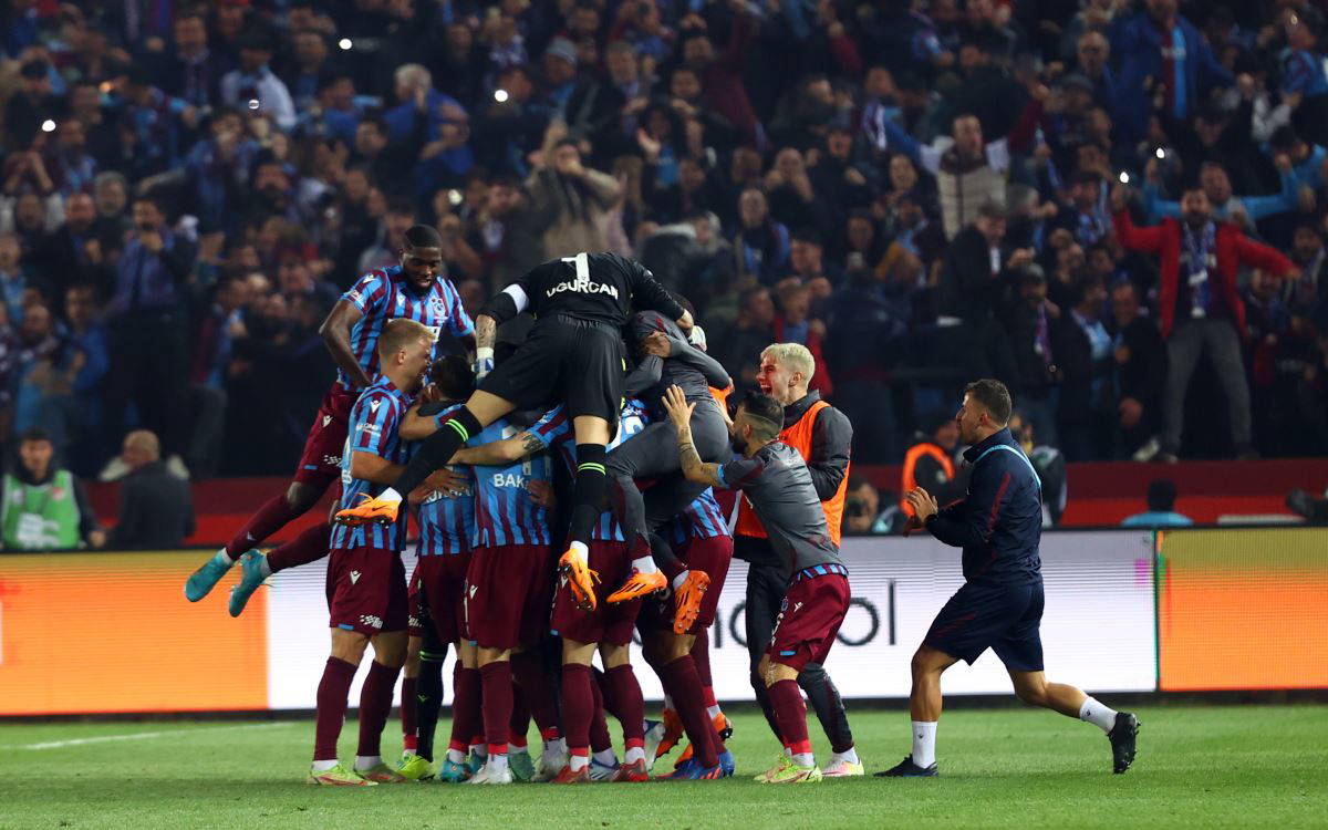 38 yıl aranın ardından şampiyon Trabzonspor! Trabzonspor 2-2 Antalyaspor