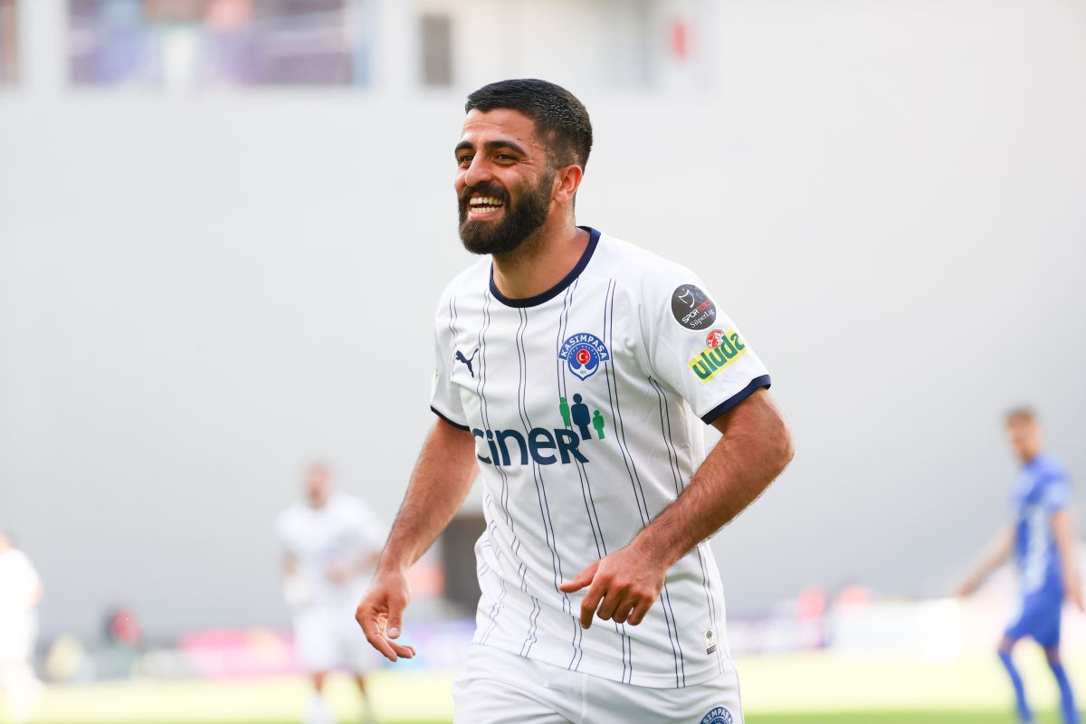 Süper Lig'de 2021-2022 sezonunun gol kralı Umut Bozok oldu