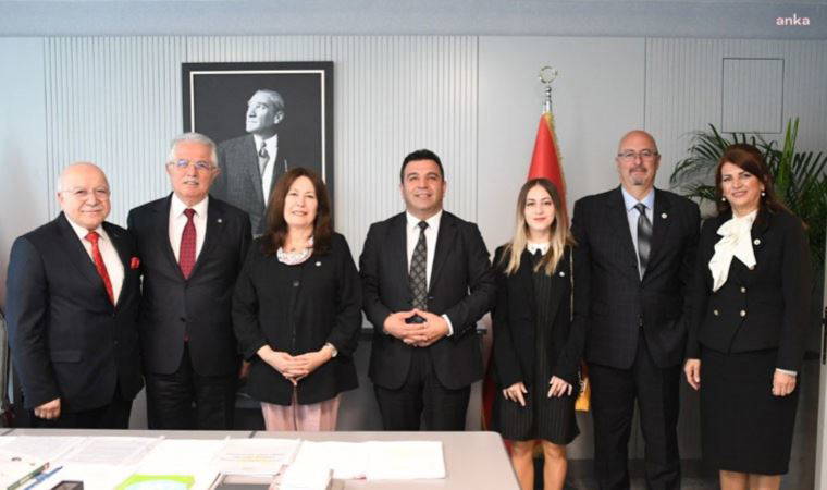 Siyasi partiler arasında bayramlaşma: Heyetler bir araya geldi - Son ...