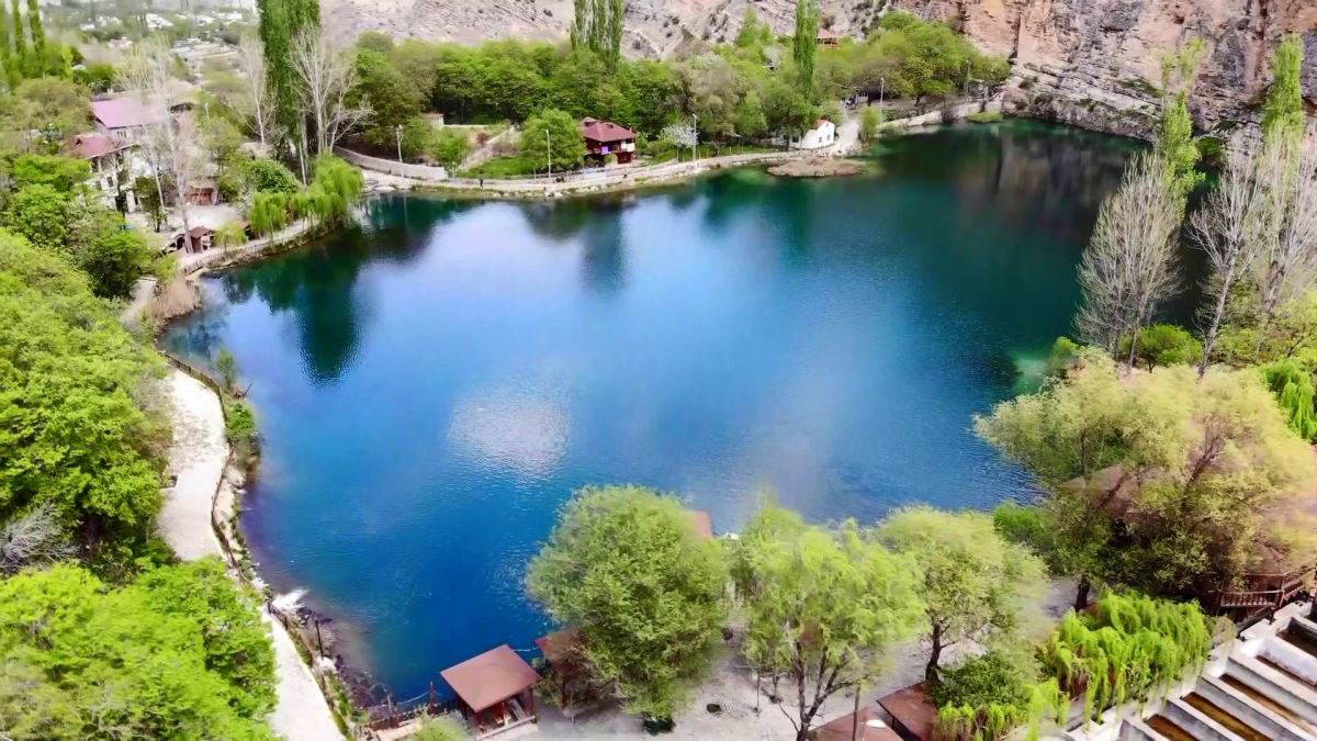 Saklı Cennet ‘Yedigöller’ de büyüleyici manzara (04 Mayıs 2022)