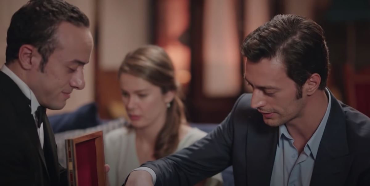 Camdaki Kız dizisinin konusu nedir?