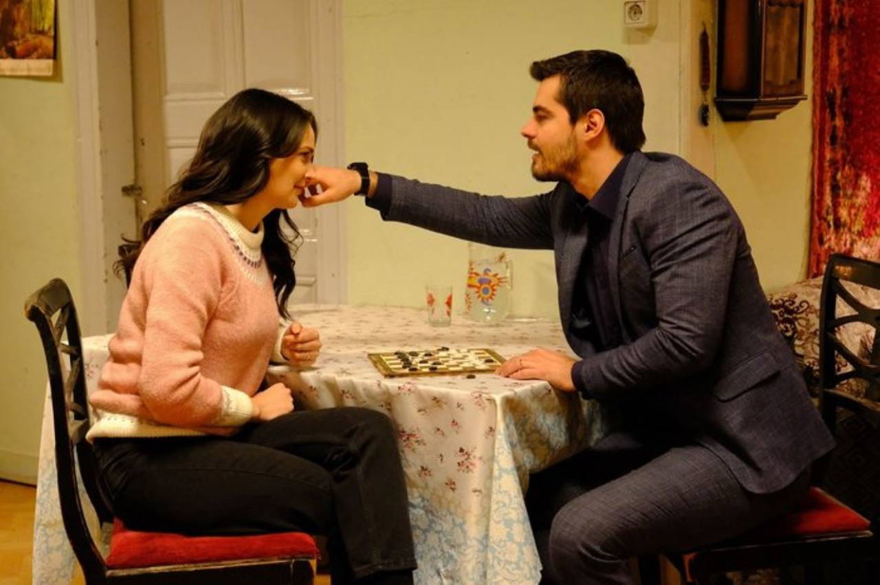 TV yayın akışı 14 Ocak Cumartesi! Hangi kanalda ne var, günün filmleri ve dizileri neler?