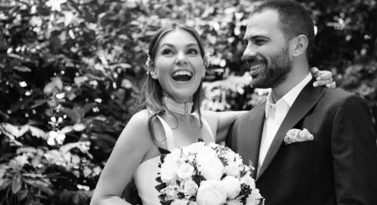 4,5 aylık hamile olan Aslı Enver'in bebeğinin cinsiyeti belli oldu