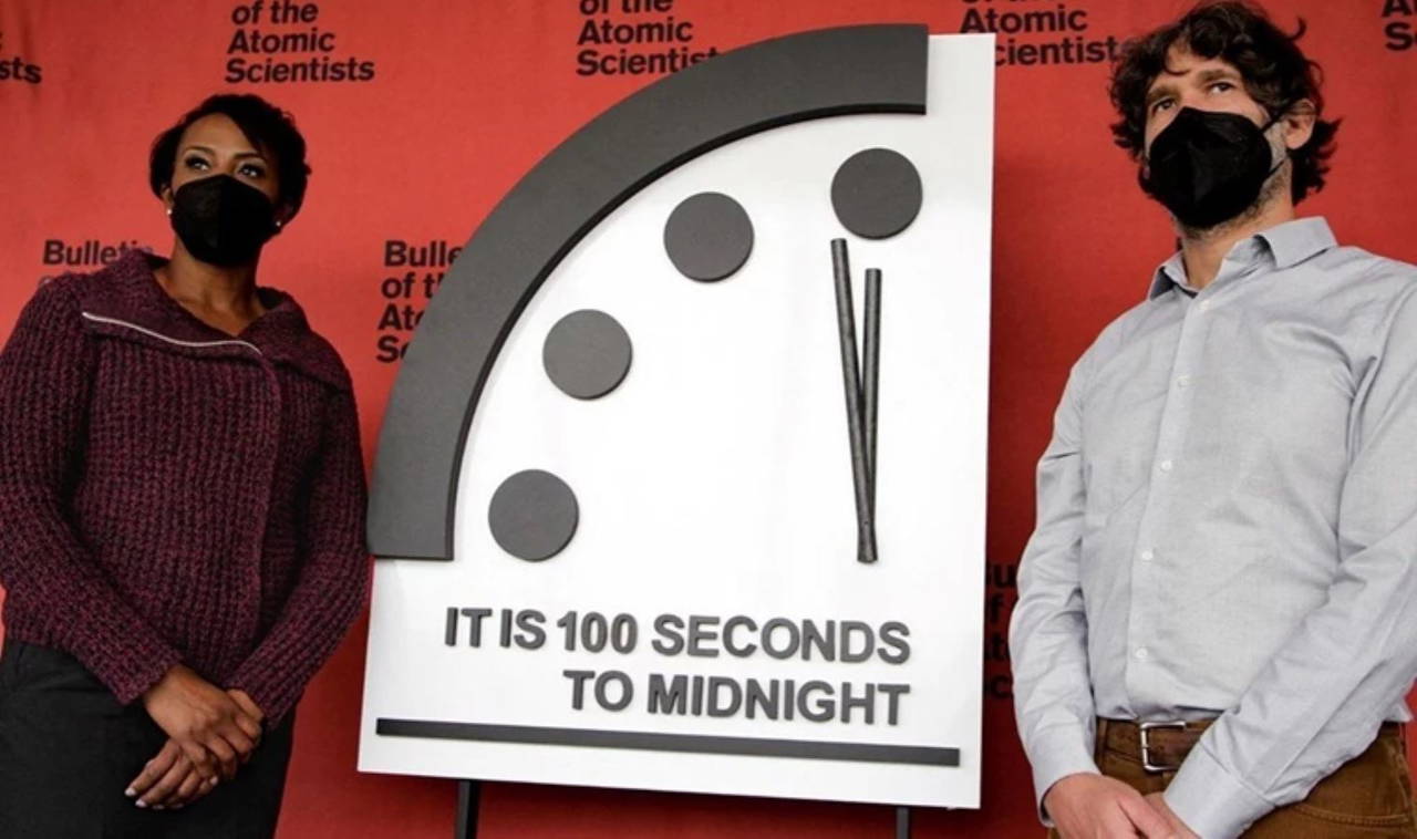 Kıyamet Günü Saati güncelleniyor: İnsanlığın kendi kendini yok etmesine kaç dakika kaldı?
