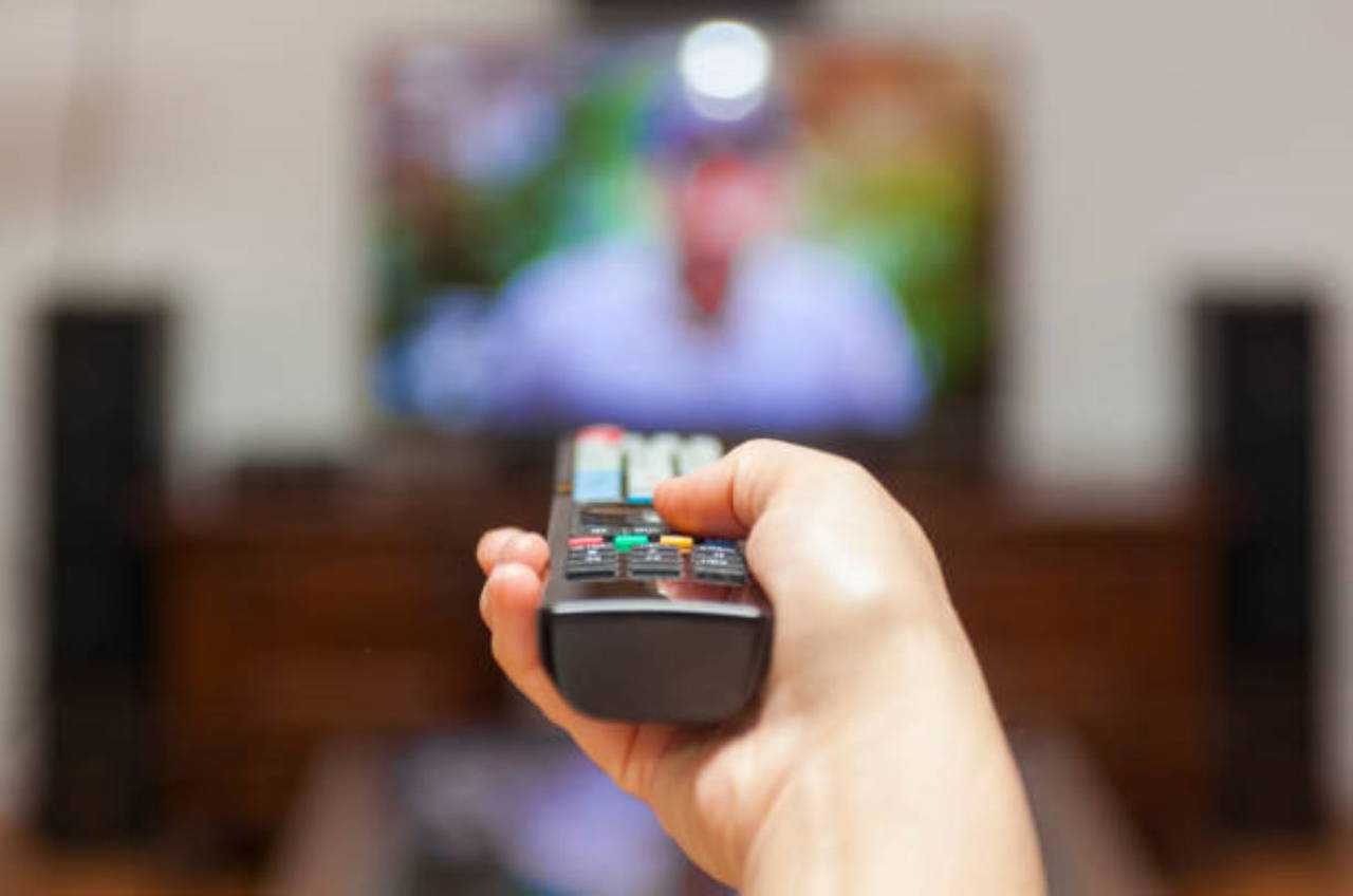 TV yayın akışı 24 Ocak Salı! Hangi kanalda ne var, günün filmleri ve dizileri neler?