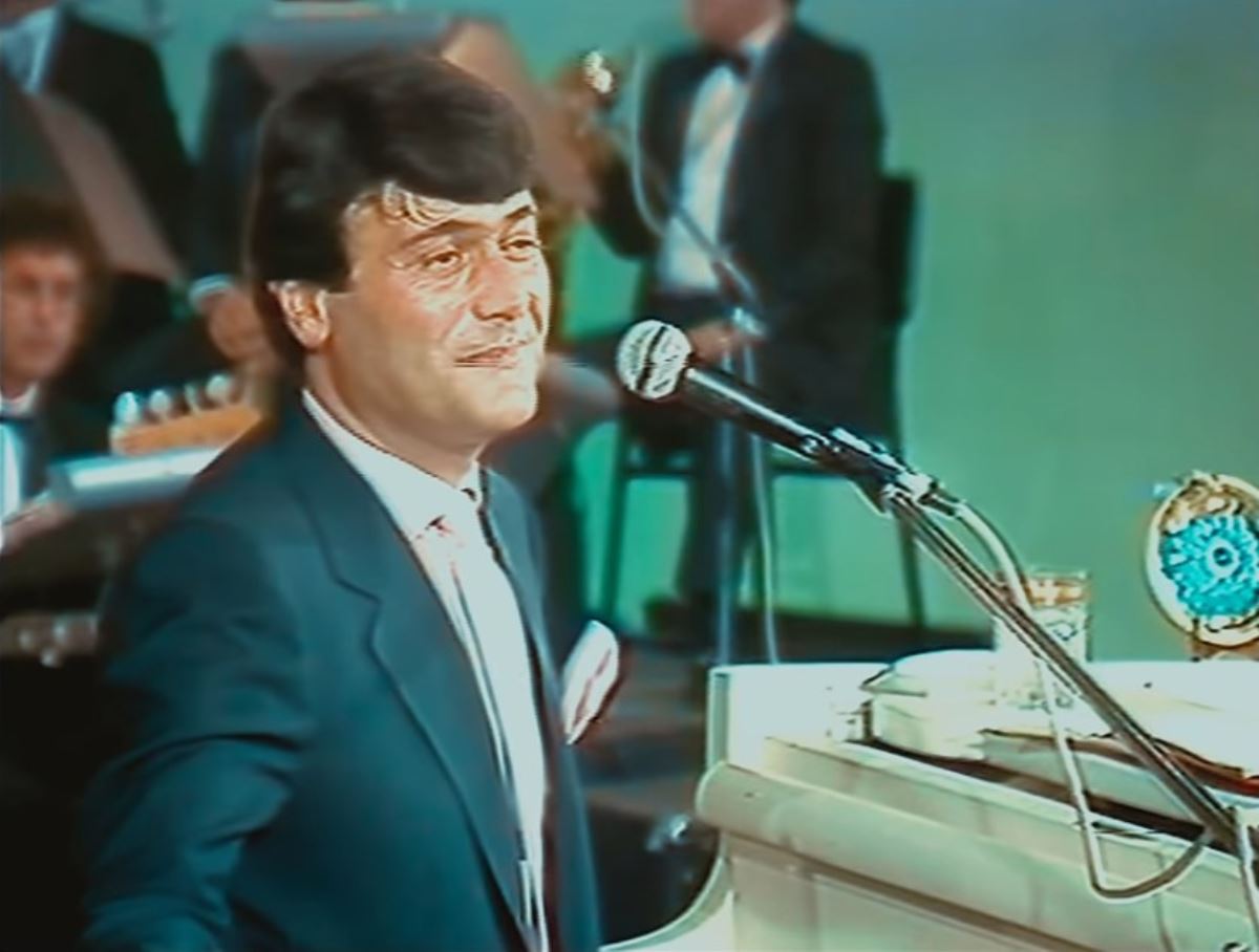 Ferdi Özbeğen kimdir? Ferdi Özbeğen neden öldü? Ferdi Özbeğen şarkıları nelerdir?