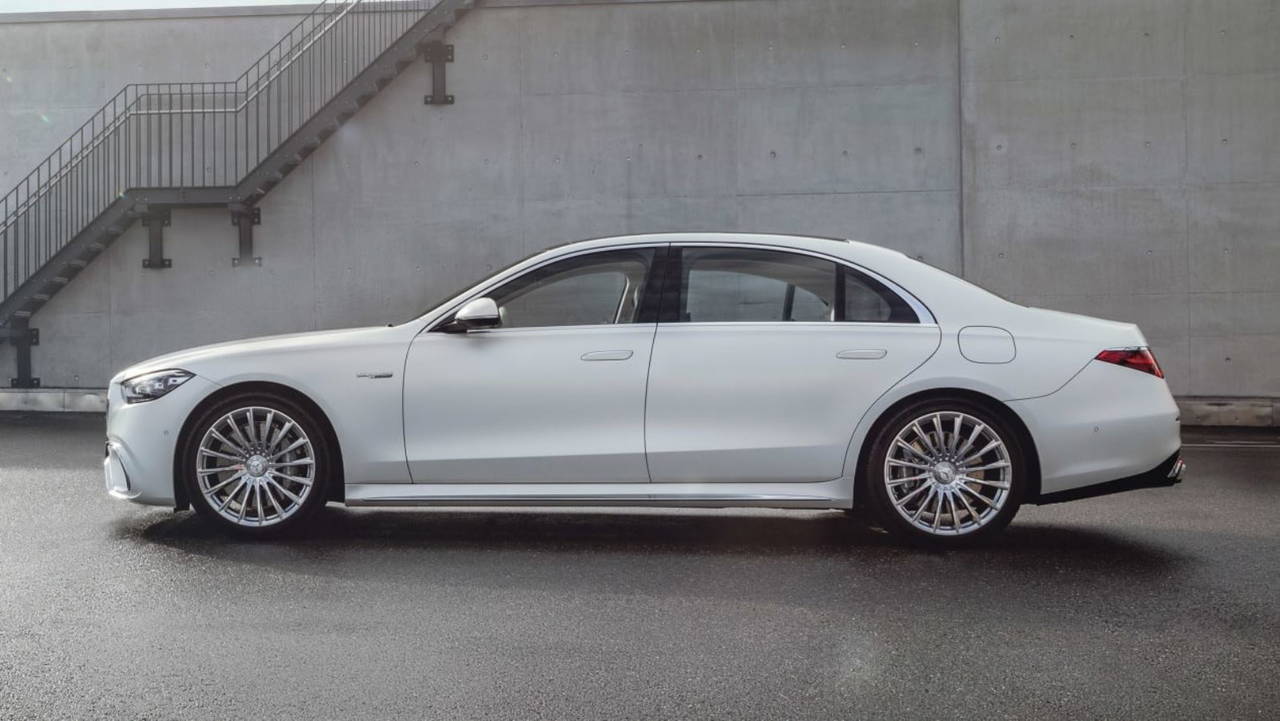 Mercedes AMG S 63 E-Performance yola adımını atıyor