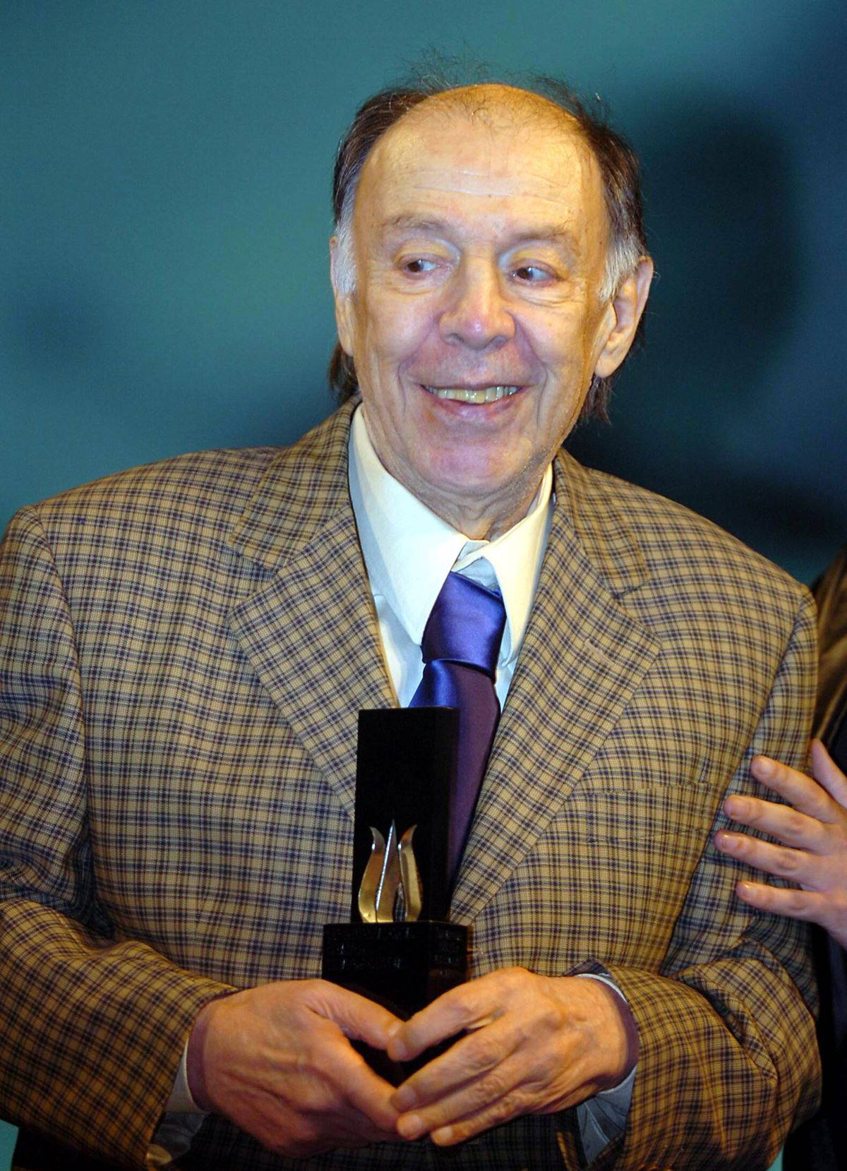 Münir Özkul kimdir? Münir Özkul ne zaman, kaç yaşında öldü? Münir Özkul'un eşi kim?