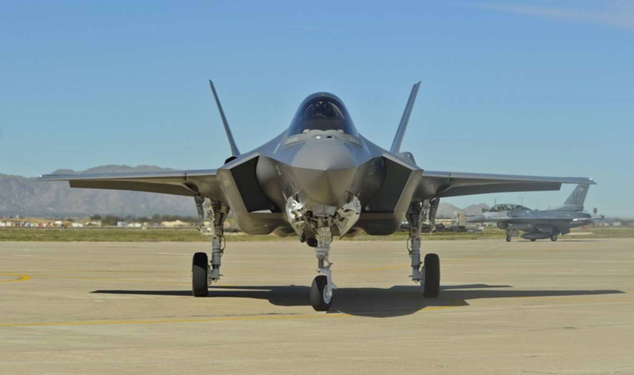 Gemiler, savaş uçakları, mühimmatlar... ABD'den İsrail'e dev askeri destek