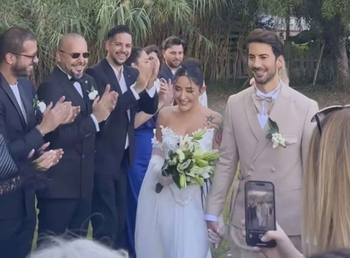 Ünlü şarkıcı Melek Mosso ve Serkan Sağdıç evlendi! İşte düğünden kareler...