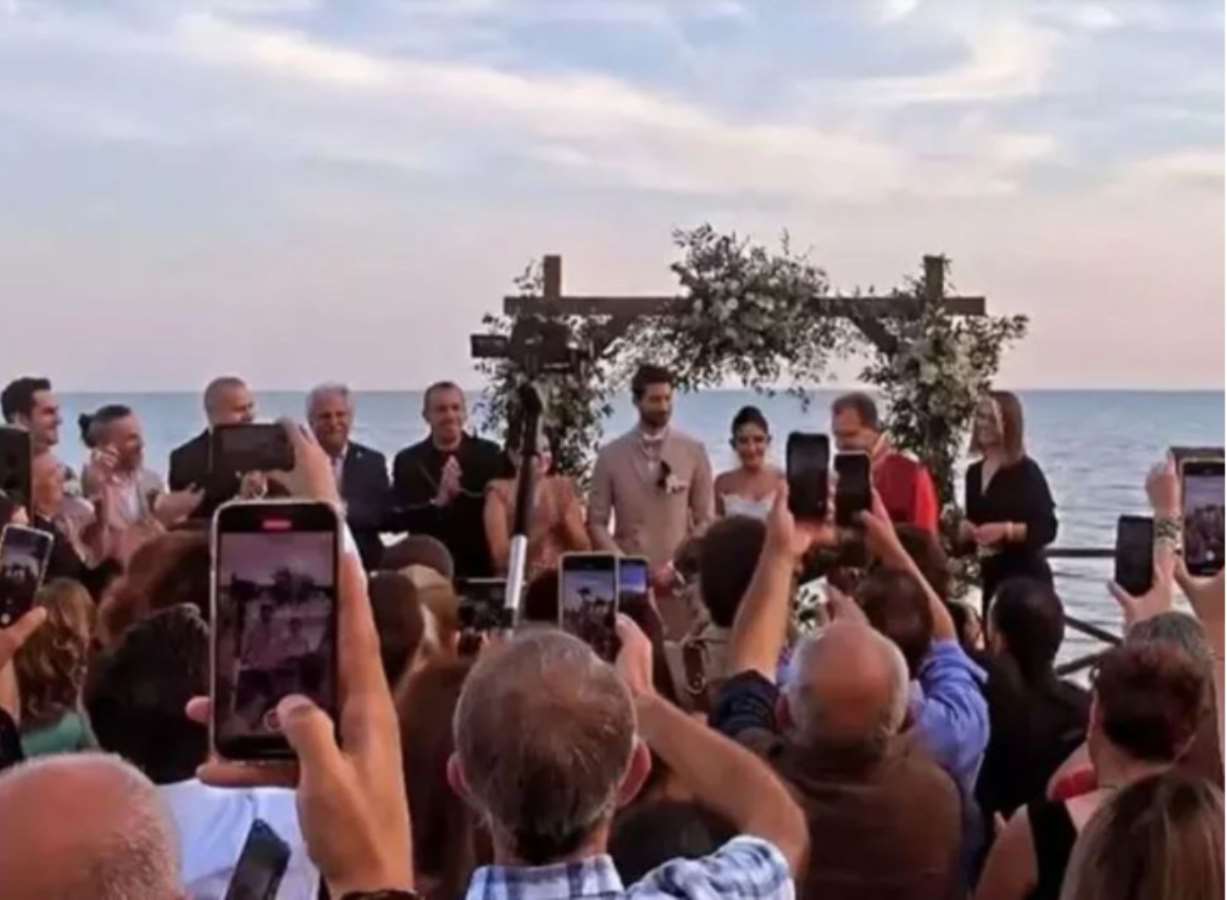 Ünlü şarkıcı Melek Mosso ve Serkan Sağdıç evlendi! İşte düğünden kareler...