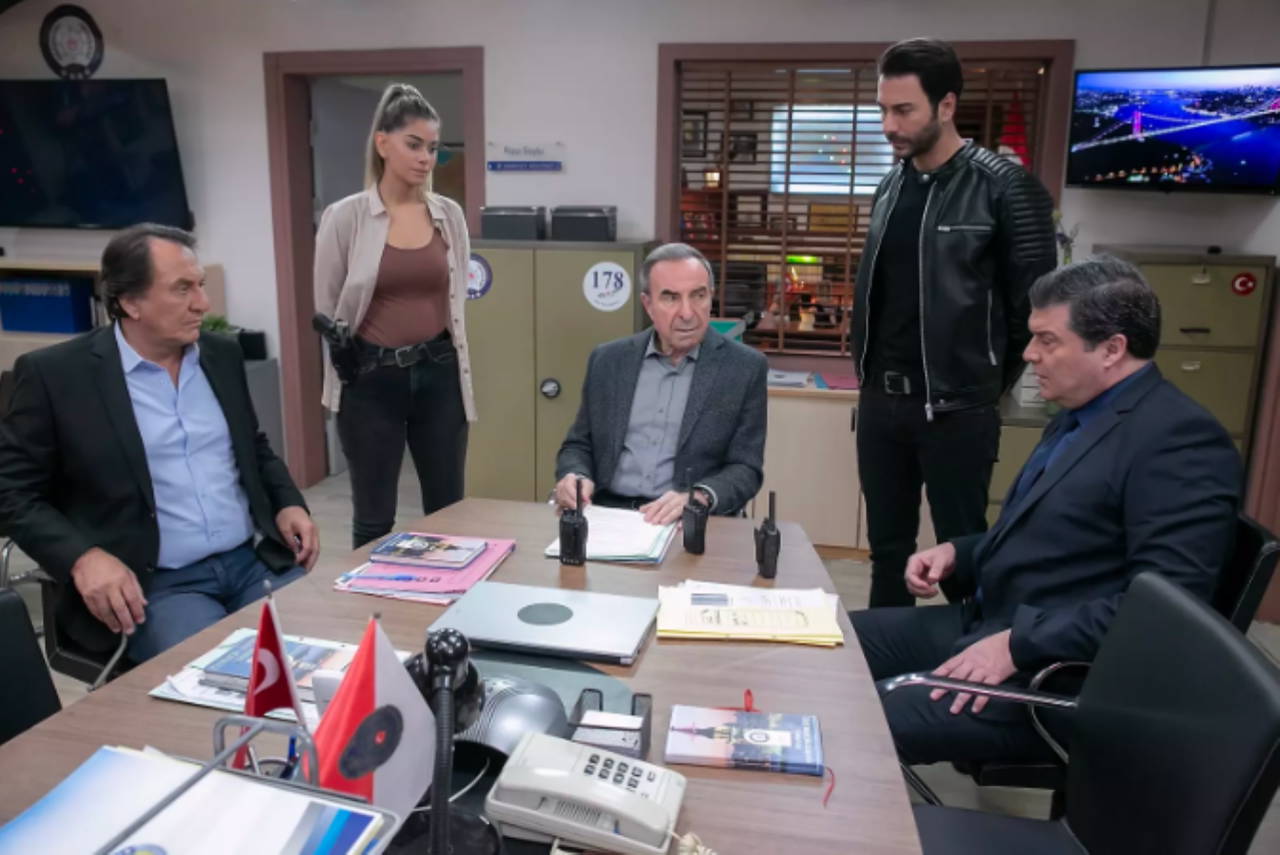 TV yayın akışı 13 Ekim Perşembe! Hangi kanalda ne var, günün filmleri ve dizileri neler?