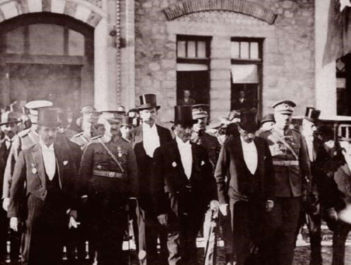 Cumhuriyetin ilk kutlamaları: Atatürk'ün gözünden törenlerin ardındaki coşku...