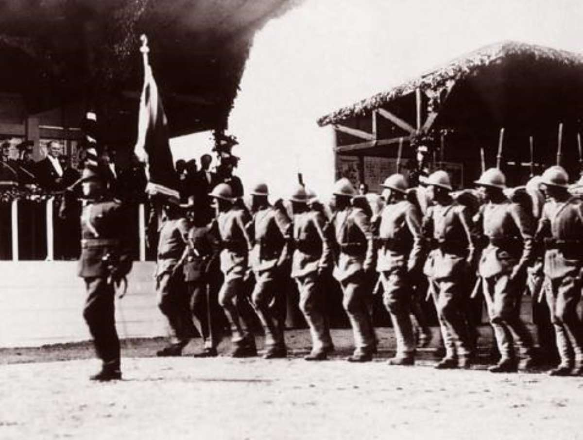 Cumhuriyetin ilk kutlamaları: Atatürk'ün gözünden törenlerin ardındaki coşku...