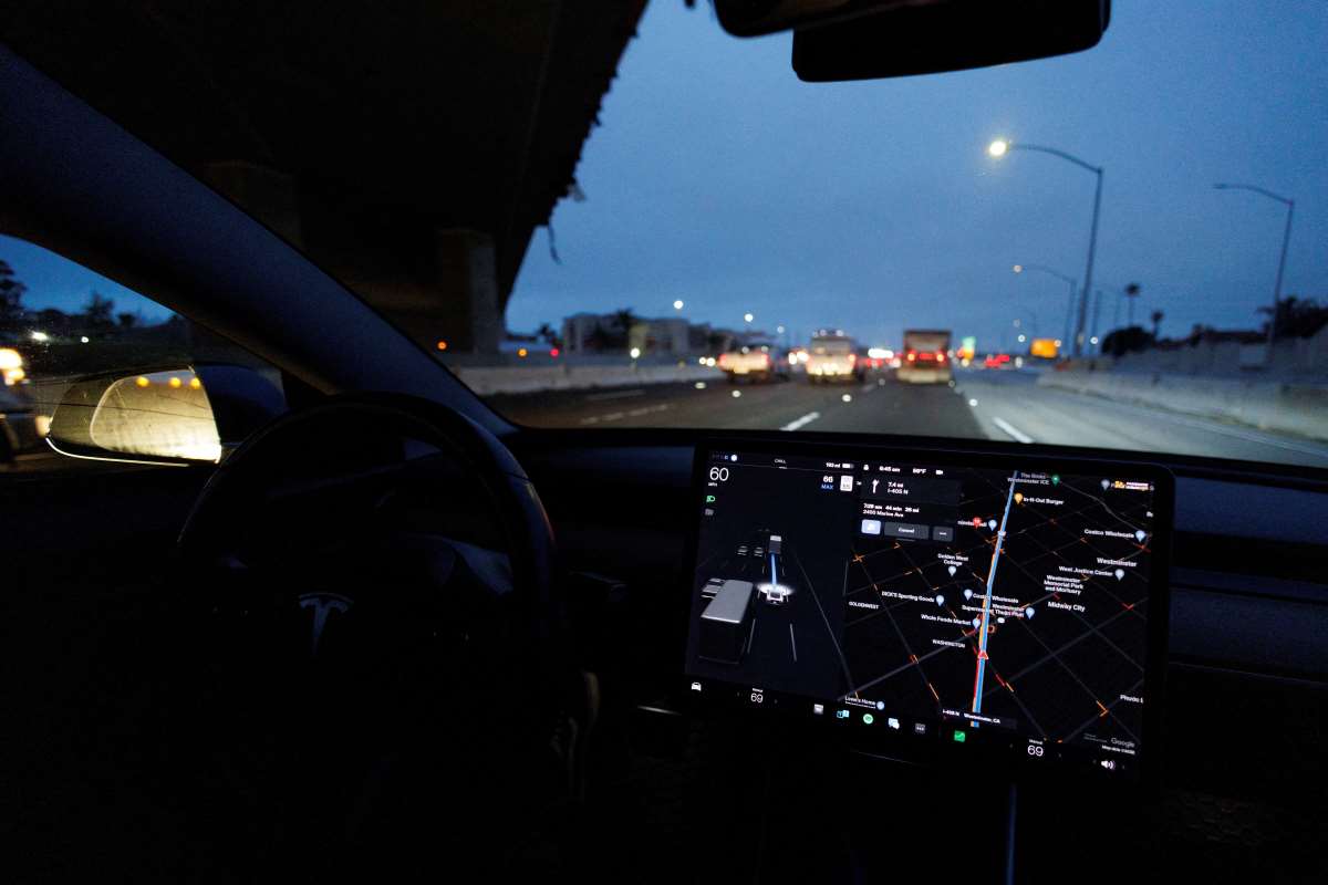 Elektriklide talep uygun fiyatlı modellere kaydıkça Tesla'da düşüş sürüyor! Hisseler çakıldı...