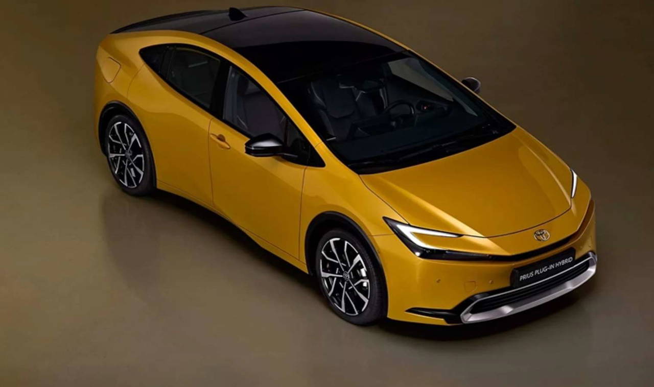 Toyota Prius 'en çevreci otomobil' seçildi: Hibrit model elektriklileri geride bıraktı