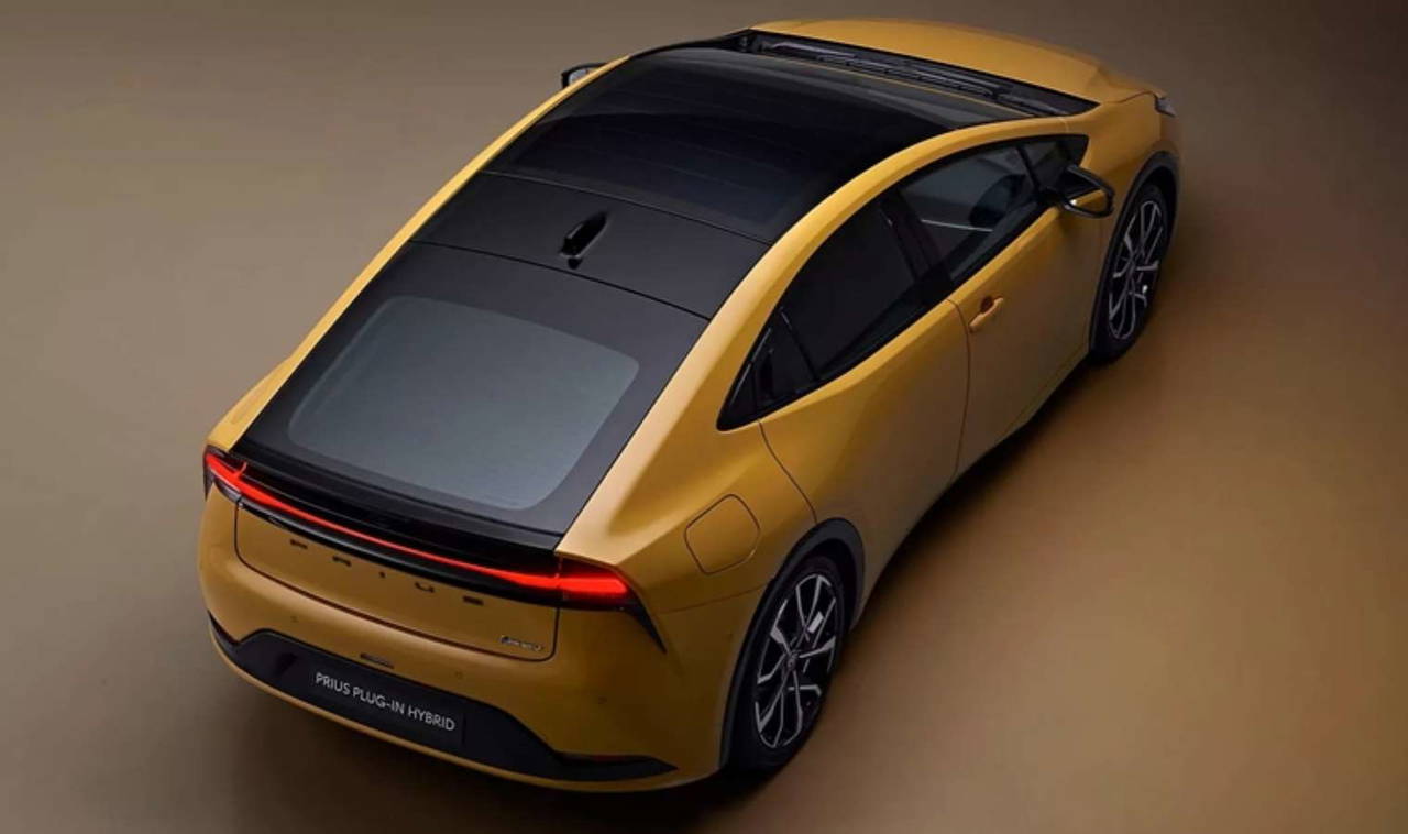 Toyota Prius 'en çevreci otomobil' seçildi: Hibrit model elektriklileri geride bıraktı
