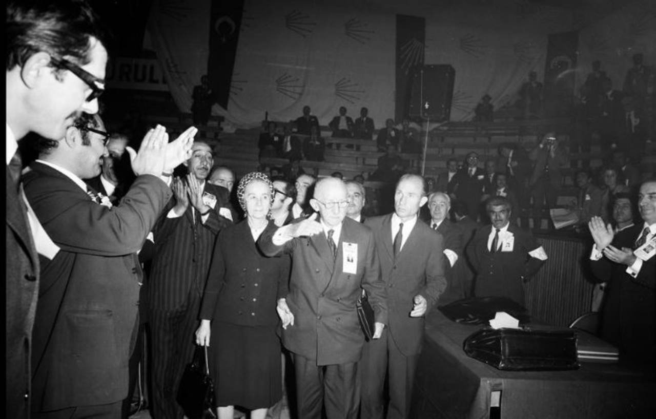 CHP 57'nci kurultaya giderken, geçmişten günümüze CHP kurultayları