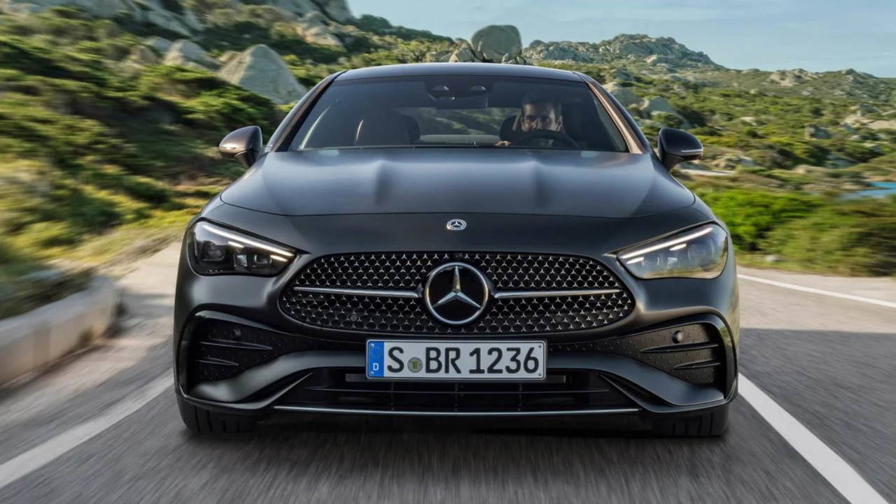 Mercedes'te E ve C Serisi yerine CLE geliyor! İşte fiyatı ve teknik özellikleri...