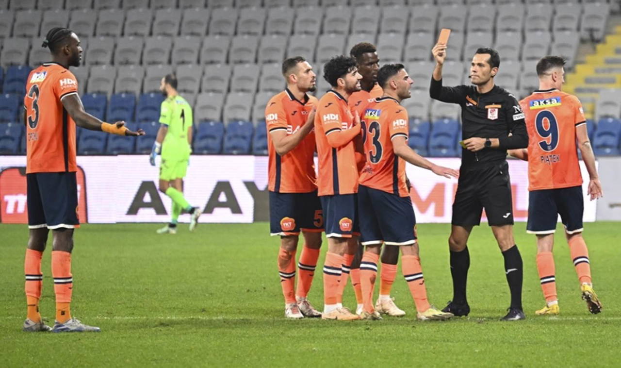 Erteleme kararıyla maçlar değişti: İşte Süper Lig'in 17. haftasındaki cezalı oyuncular!