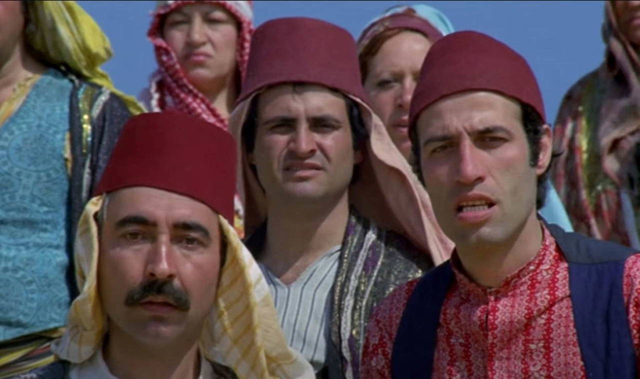 Bayram tatilini keyifli tamamlamanın en kolay yolu: Bayramı evde geçirenler için 5 eski Türk komedi filmi önerisi