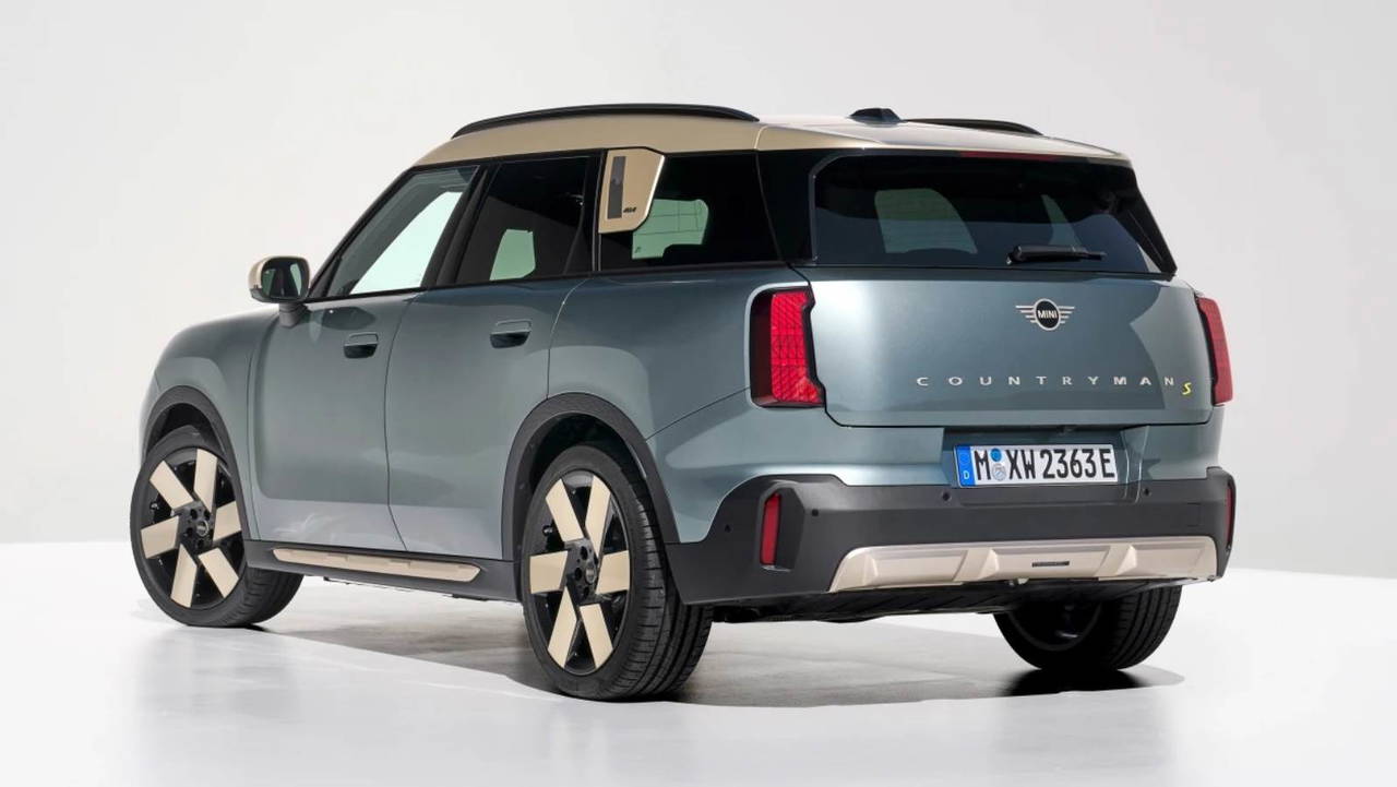 Yeni Mini Countryman satışa sunuldu: Benzinli ve elektrikli seçenekleri ile geliyor