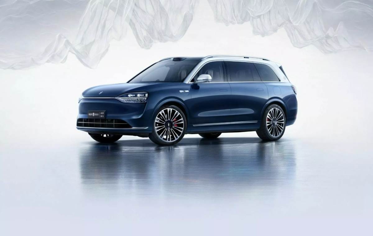 Böylesi ne görüldü ne duyuldu! Huawei'den çılgın model: Sinema sistemli, 3 yataklı hem ev hem araba