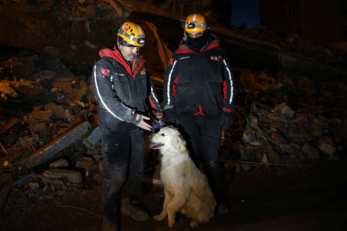 Arama kurtarma ekipleri dört gözle 