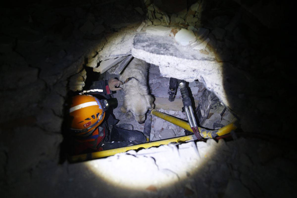 Arama kurtarma ekipleri dört gözle 