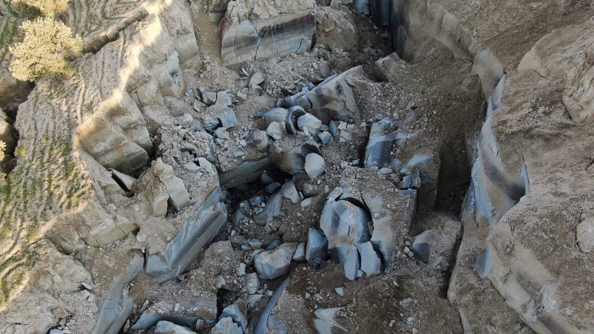 Kahramanmaraş merkezli depremin kırılan fay hattı görüntüleri