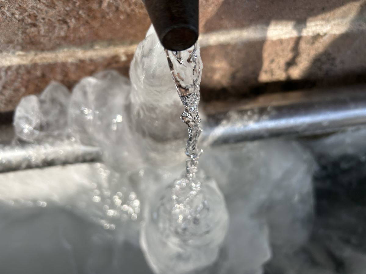 Gece eksi 24’e düşen hava sıcaklığı Erzurum’u dondurdu