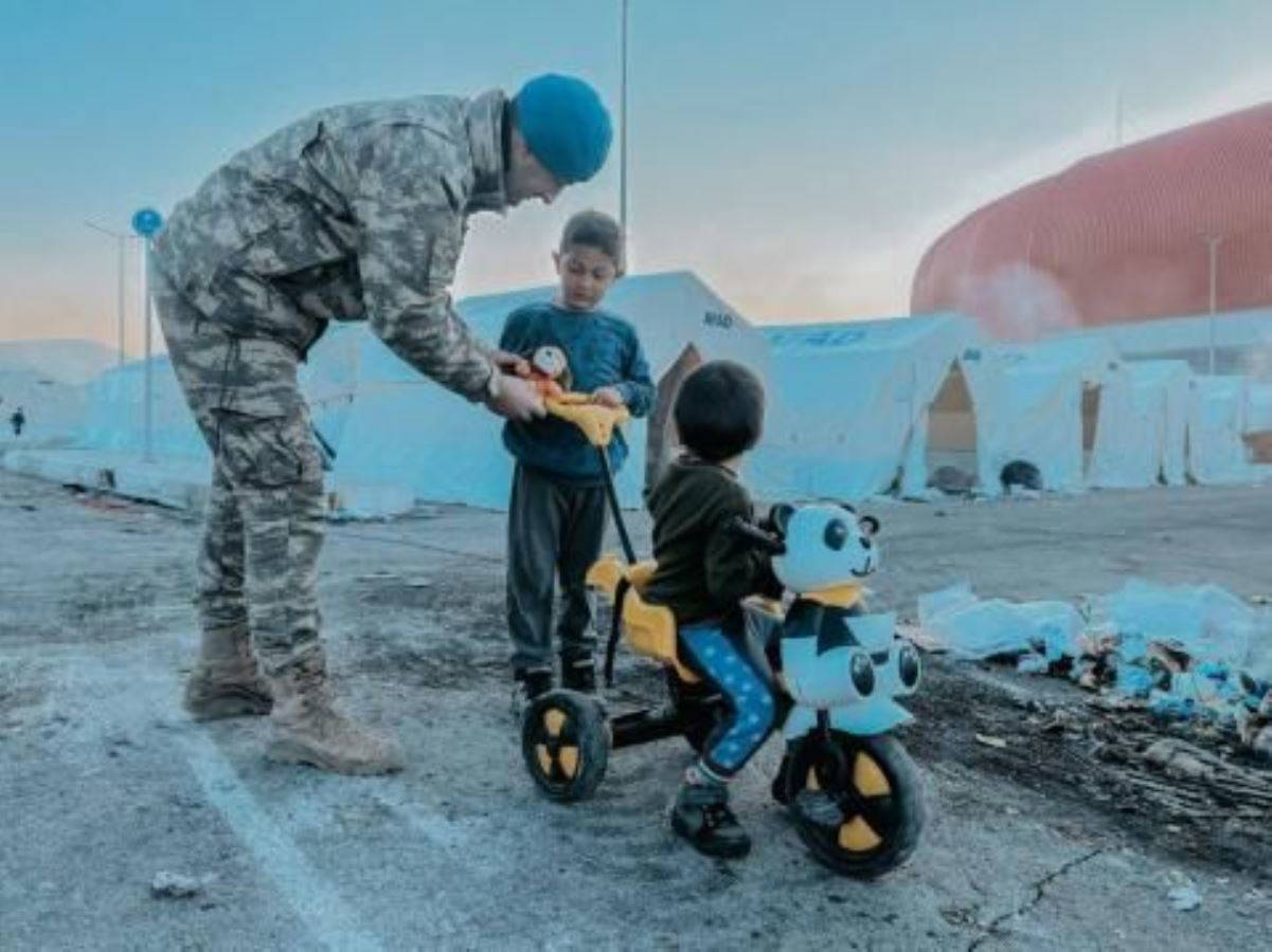 'Asrın felaketi' dediler ama... Depremde on binlerin ölümü kader mi, ihmaller zinciri mi?