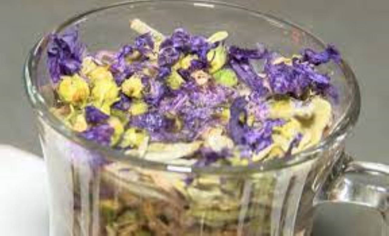 Ebegümeci nedir? Ebegümeci bitkisinin faydaları neler? Ebegümeci otu hangi hastalıklara iyi gelir?