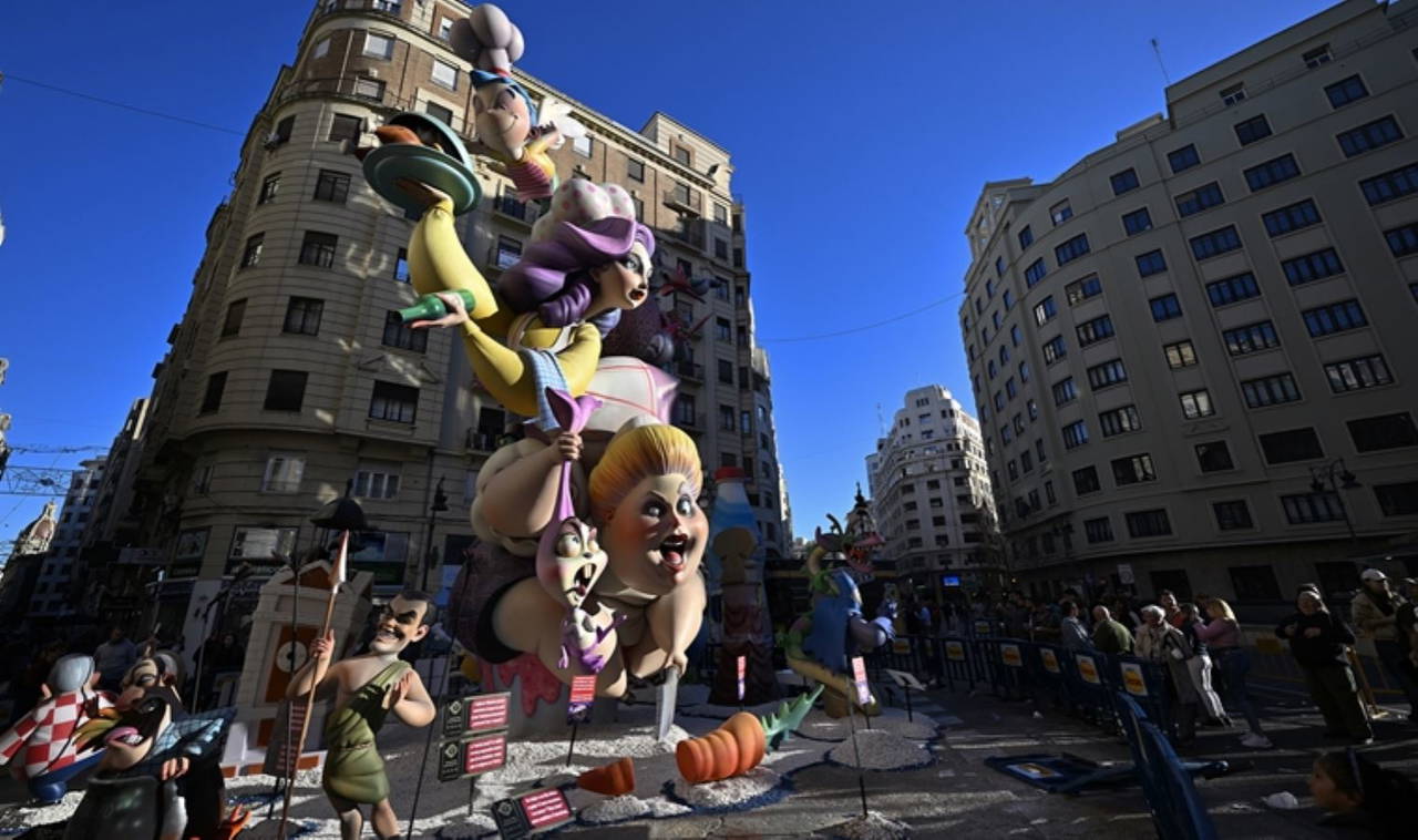 Dev kuklalar yakıldı: Las Fallas sona erdi