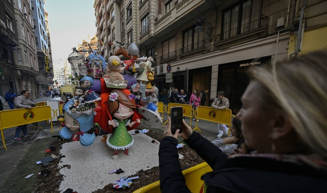 Dev kuklalar yakıldı: Las Fallas sona erdi