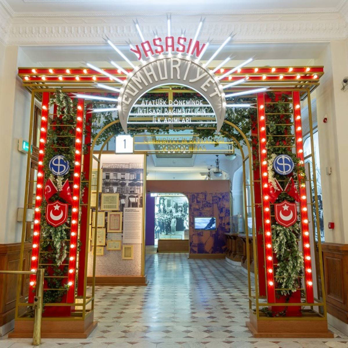 Cumhuriyet'in 100'üncü yılına armağan sergi 'Yaşasın Cumhuriyet'