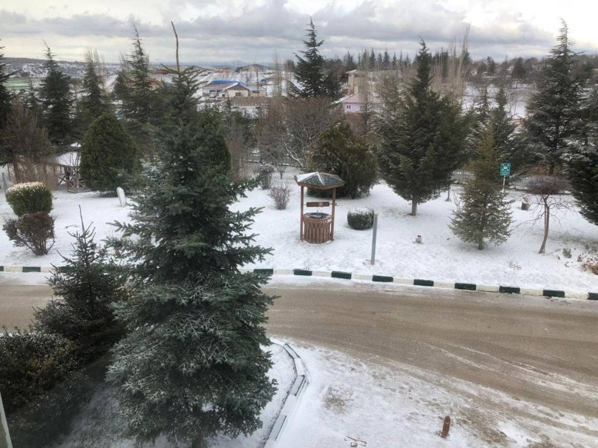 Türkiye kar yağışı ile uyandı! İstanbul, Ankara, Eskişehir ve Bolu'dan kar manzaraları