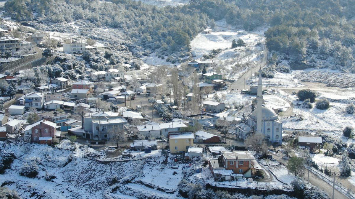 Türkiye kar yağışı ile uyandı! İstanbul, Ankara, Eskişehir ve Bolu'dan kar manzaraları