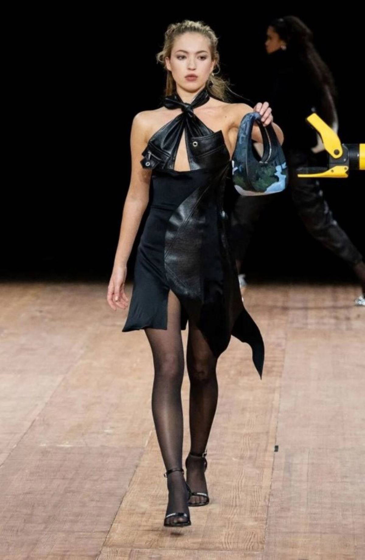 Göktaşından yapılan çanta fiyatıyla gündem oldu