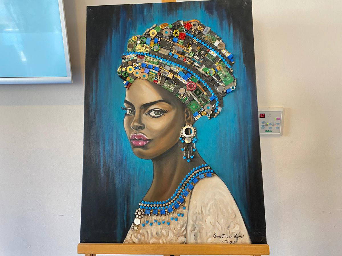 Atık çöplerden sanat eserleri üretildi