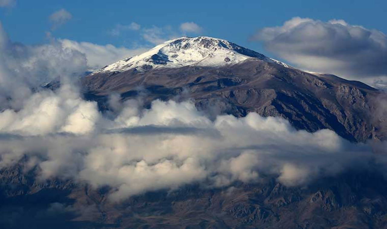 3 bin rakımlık Munzur Dağı'ndan manzara görüntüleri
