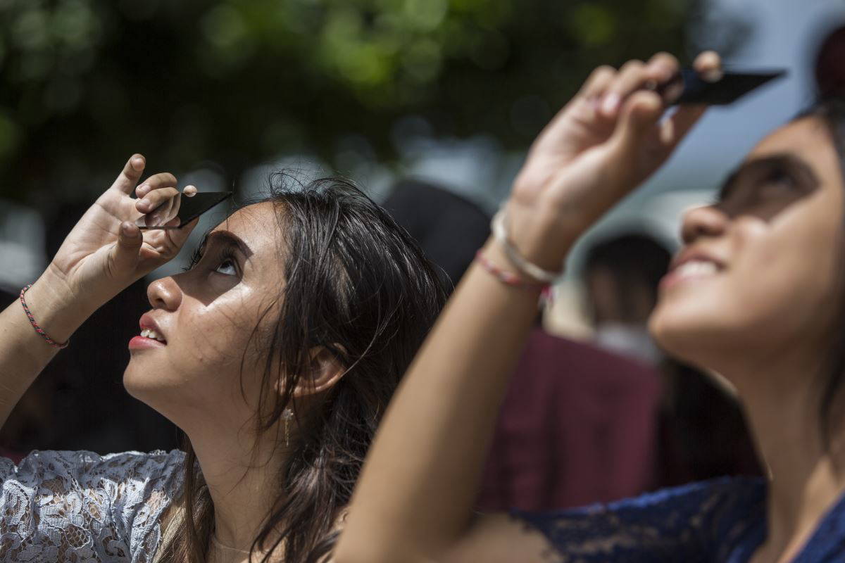 10 yılda bir görülüyor!  Hibrit güneş tutulması böyle görüntülendi!