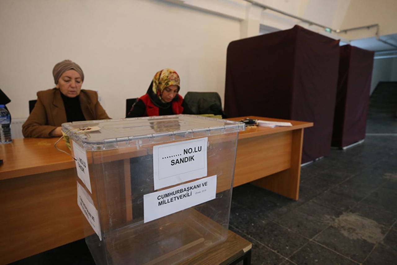 Yurt dışında oy verme işlemi başladı mı? Yurt dışında kimler, nasıl oy kullanacak? İlk oy hangi ülkede kullanıldı?