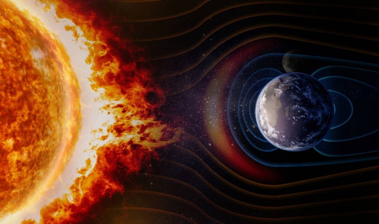 Güneş'in yüzeyinde Dünya'nın dört katı büyüklüğünde gizemli bir siyah nokta belirdi