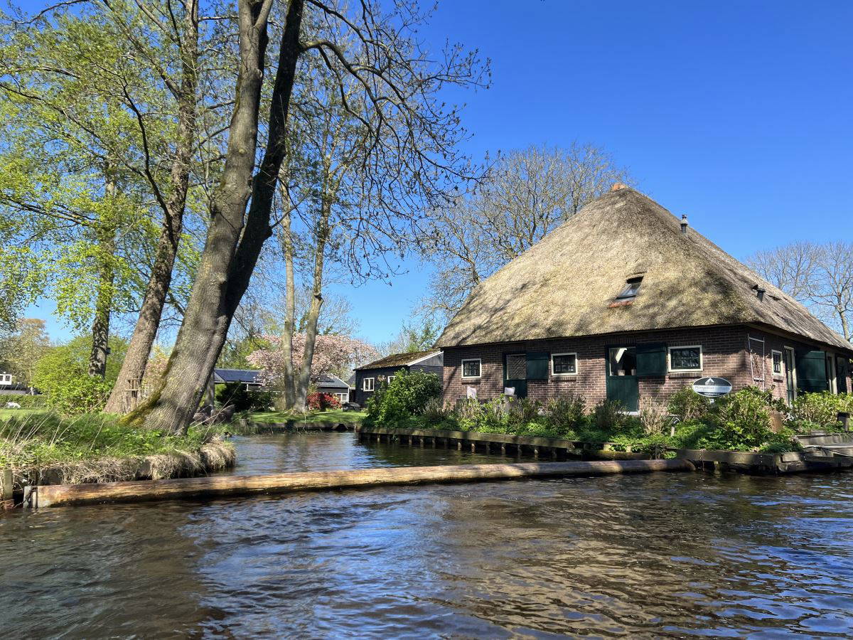 Hollanda'nın araba yolu olmayan köyü: Giethoorn
