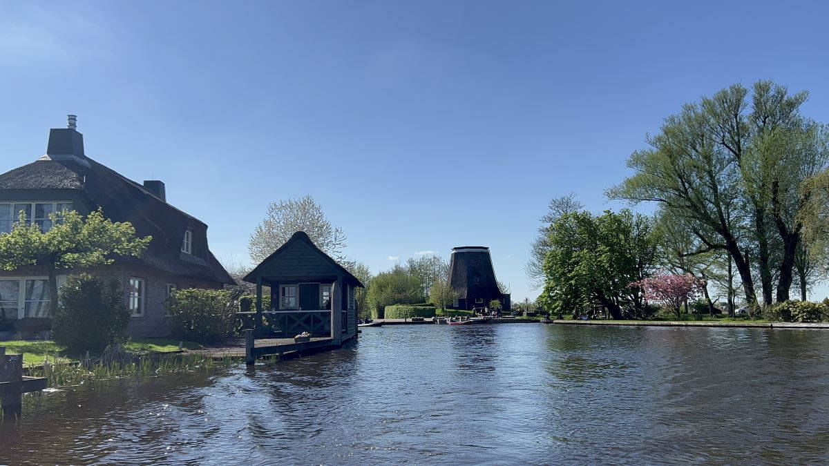 Hollanda'nın araba yolu olmayan köyü: Giethoorn