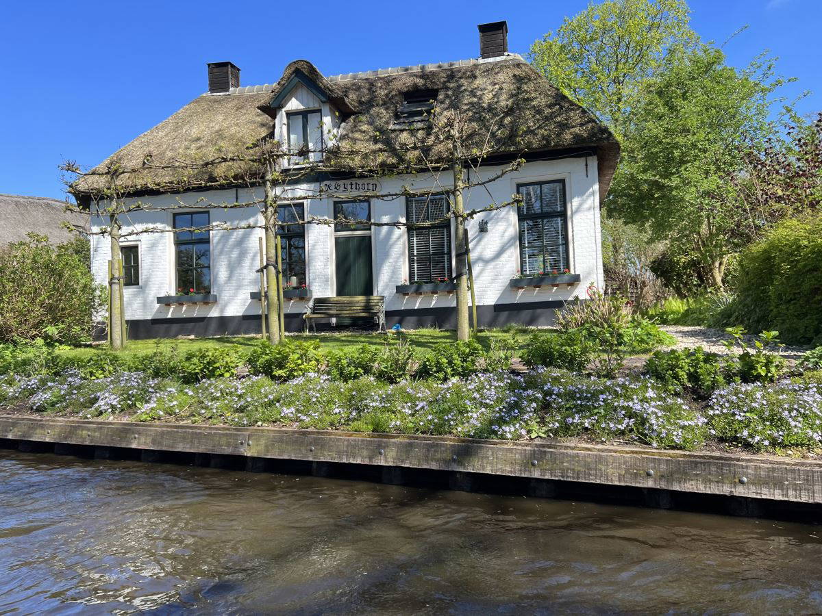 Hollanda'nın araba yolu olmayan köyü: Giethoorn