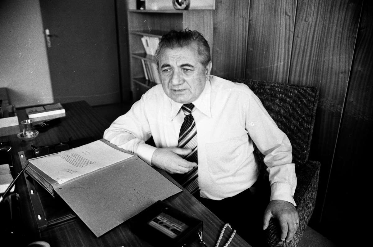 Cahit Külebi kimdir? Cahit Külebi'nin hayatı...