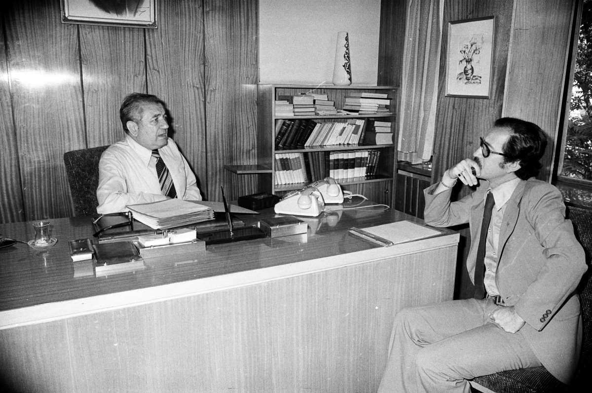 Cahit Külebi kimdir? Cahit Külebi'nin hayatı...