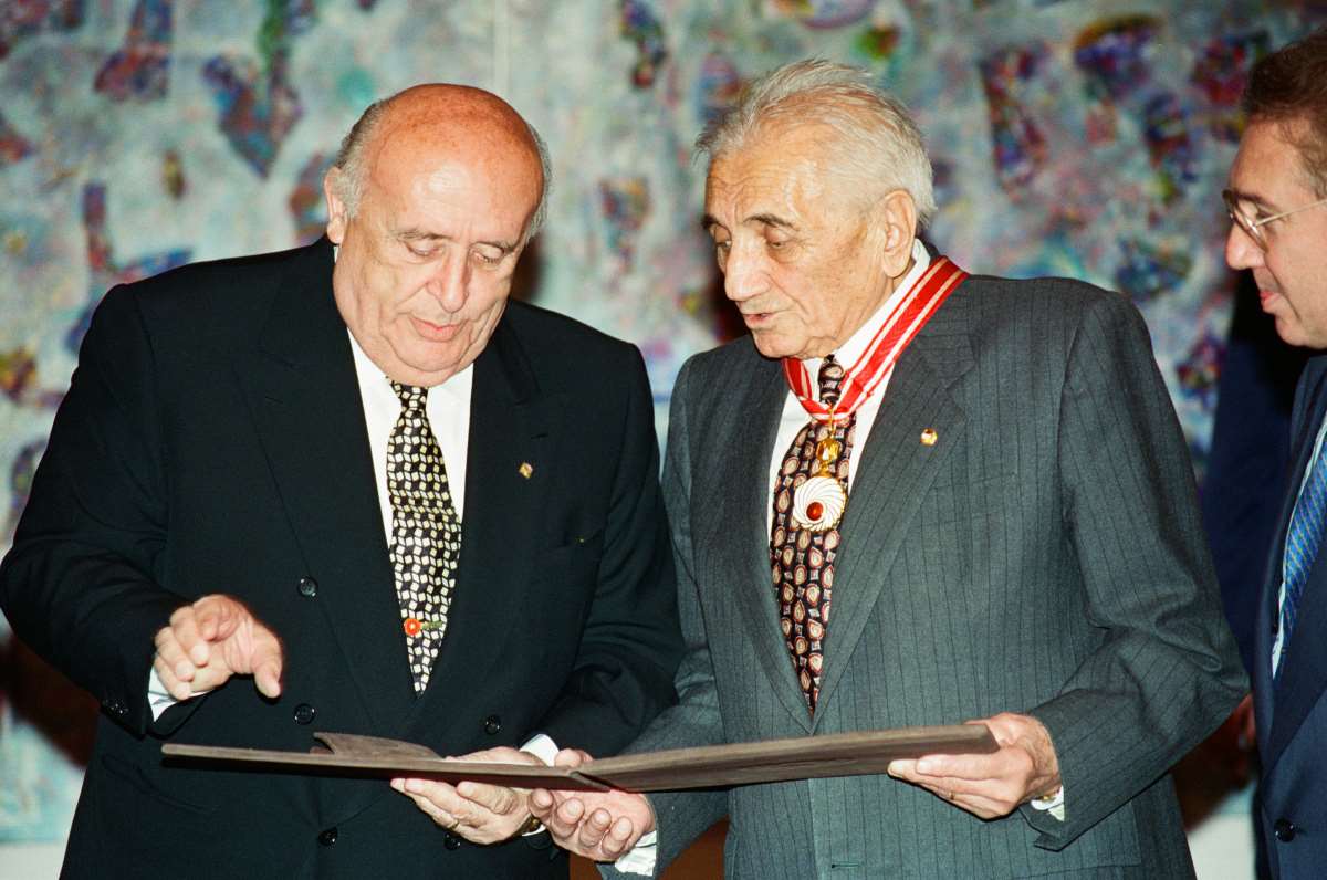 Cahit Külebi kimdir? Cahit Külebi'nin hayatı...